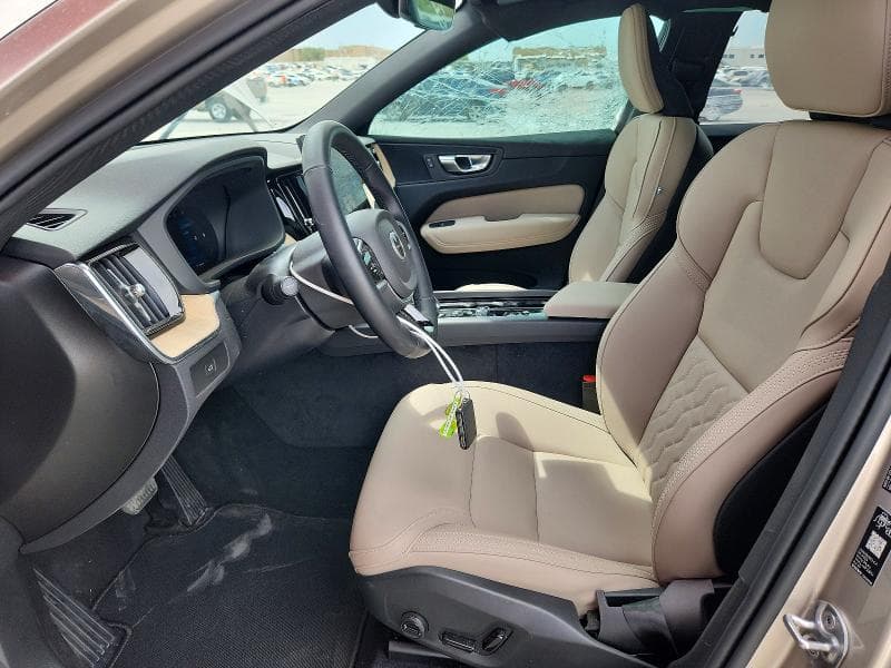 2026 VOLVO XC60 PLUS 7