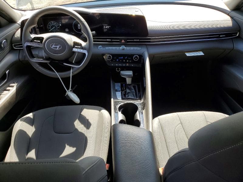 2024 HYUNDAI ELANTRA SEL 8