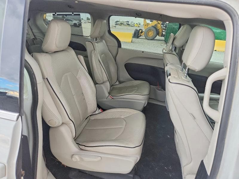 2018 CHRYSLER PACIFICA HYBRID LIMITED 11