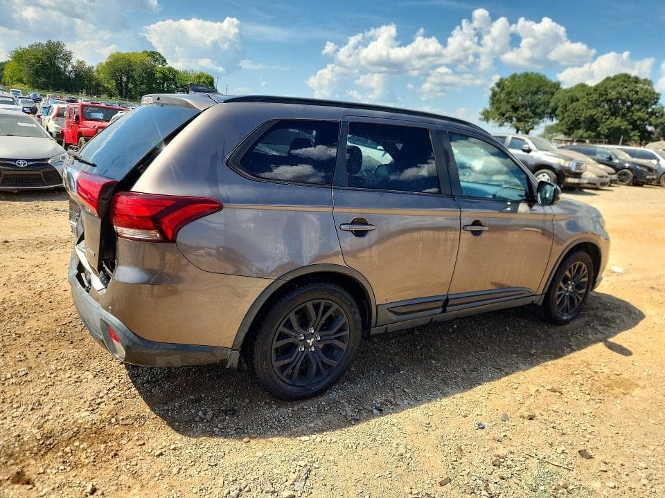 2018 MITSUBISHI OUTLANDER SE 3