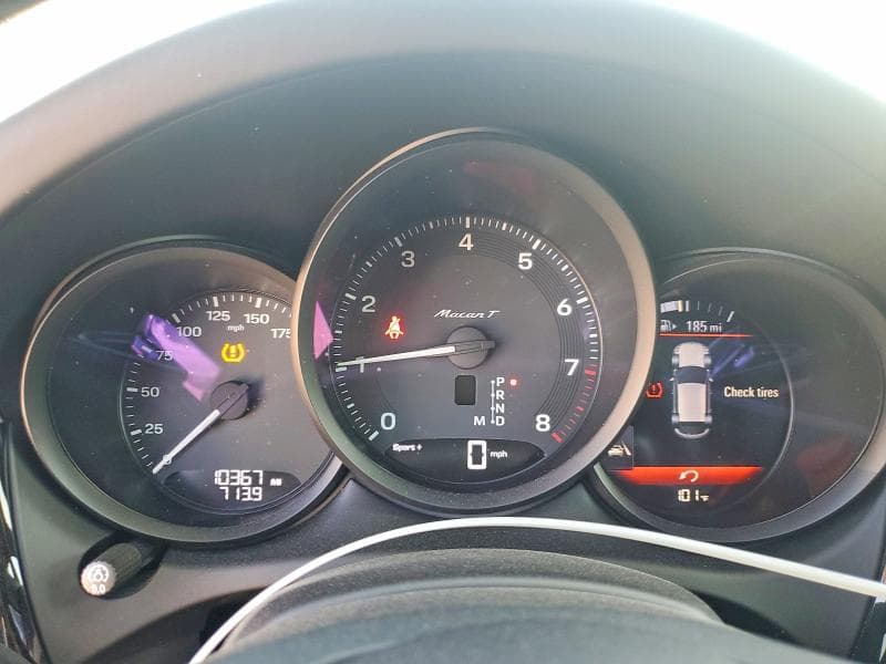 2024 PORSCHE MACAN BASE 9