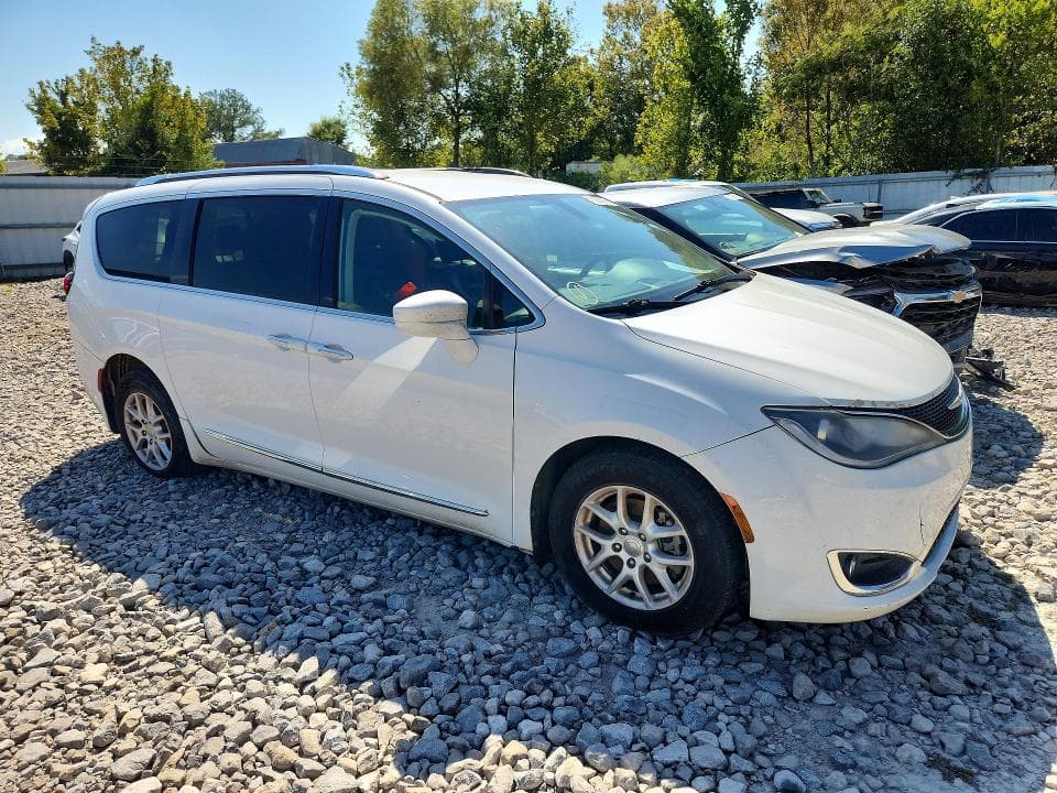 2020 CHRYSLER PACIFICA TOURING L 4