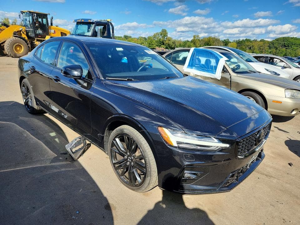 2023 VOLVO S60 PLUS 4