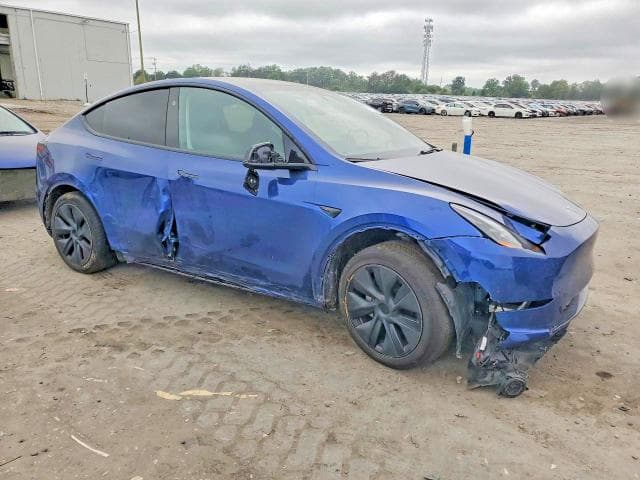 2025 TESLA MODEL Y 4
