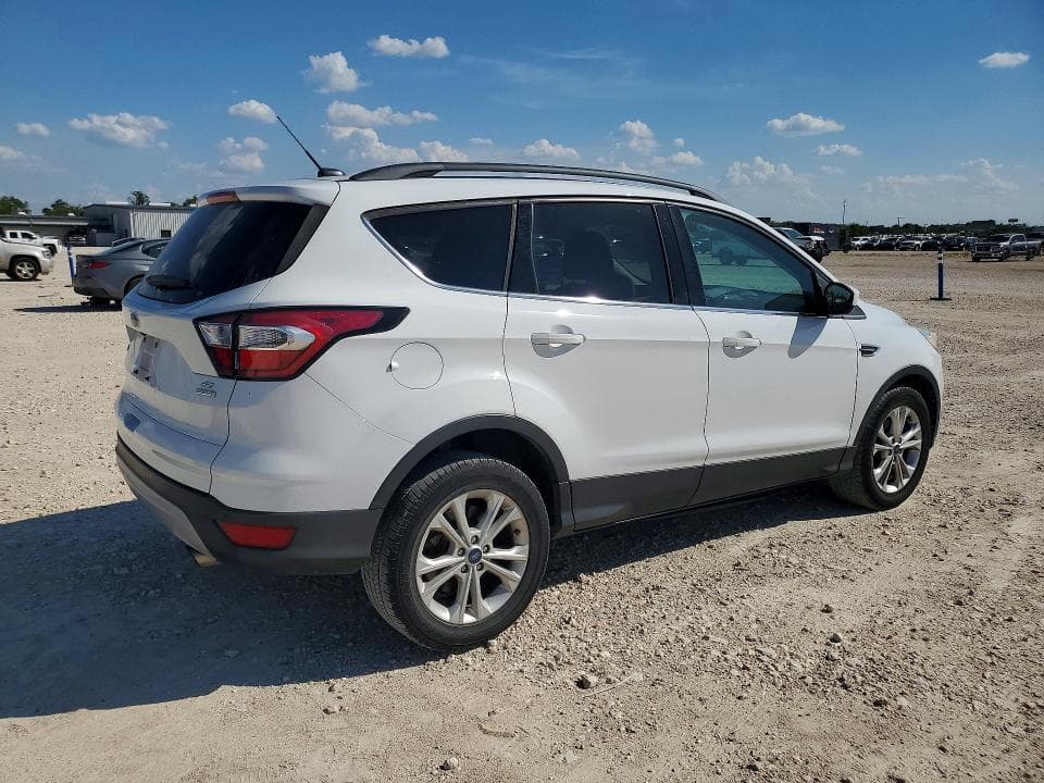 2017 FORD ESCAPE SE 3