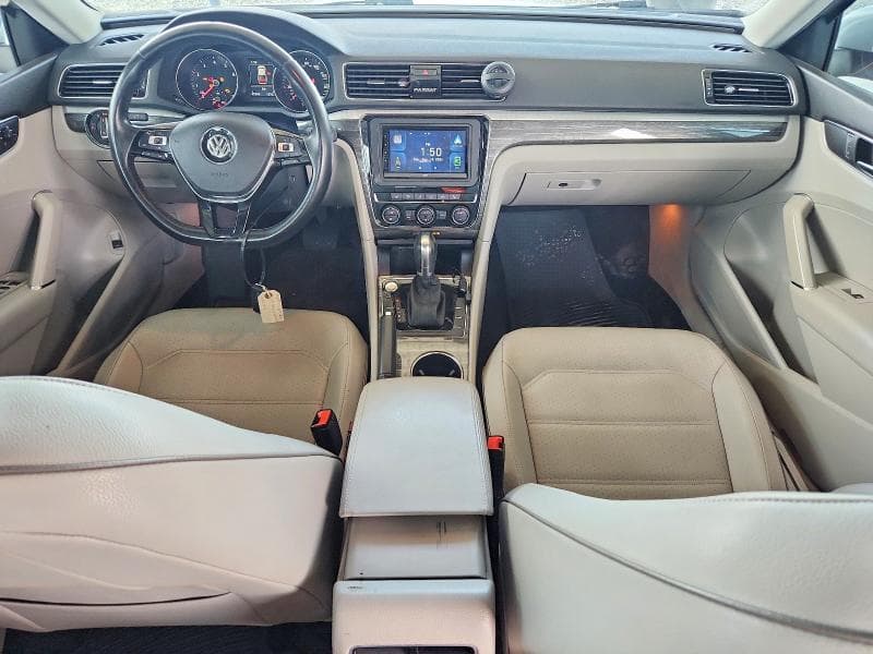 2018 VOLKSWAGEN PASSAT SE 8
