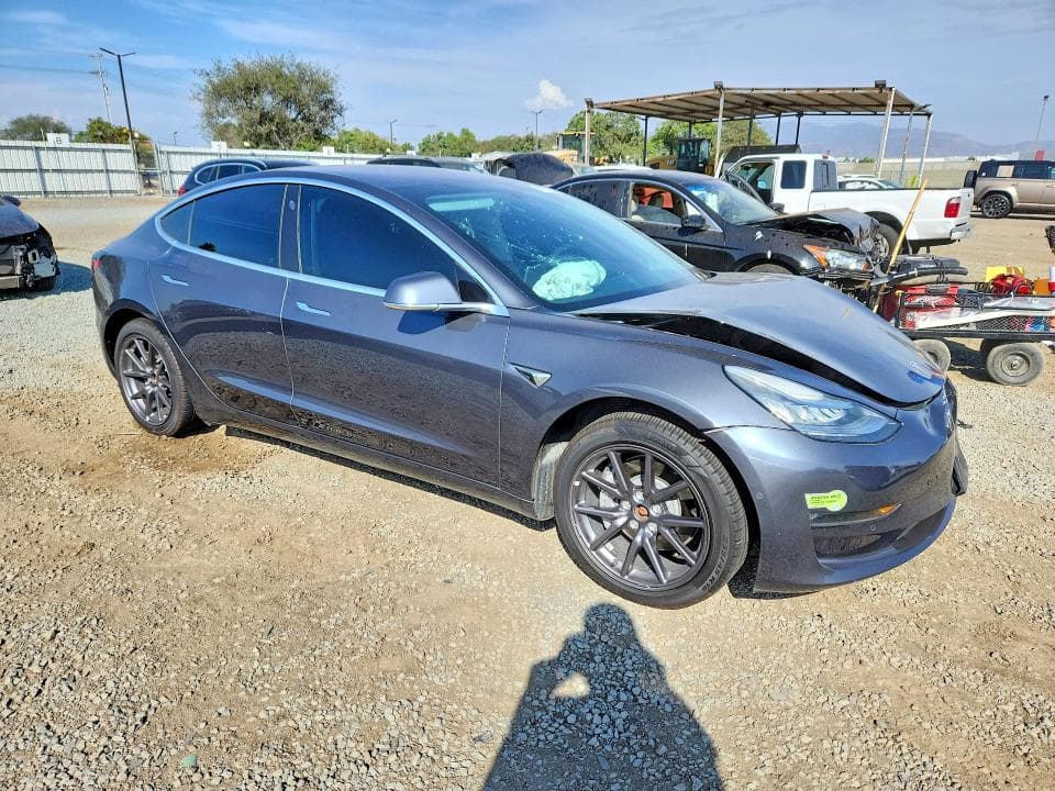 2018 TESLA MODEL 3 4