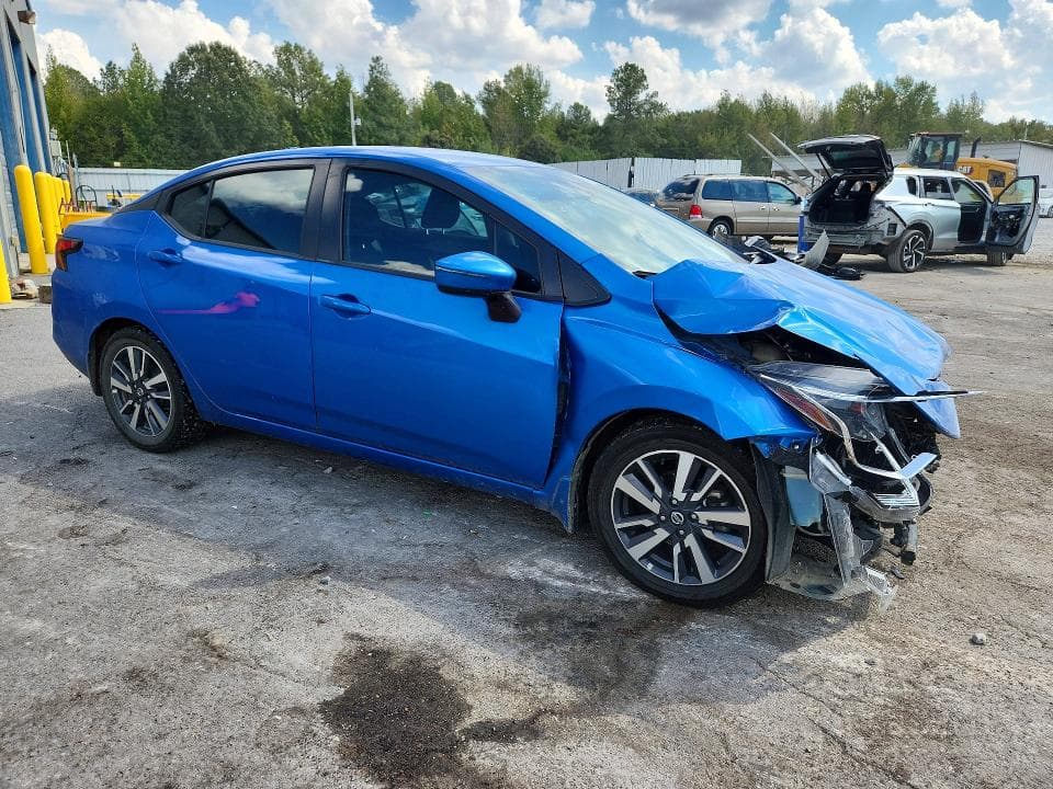 2020 NISSAN VERSA SV 4