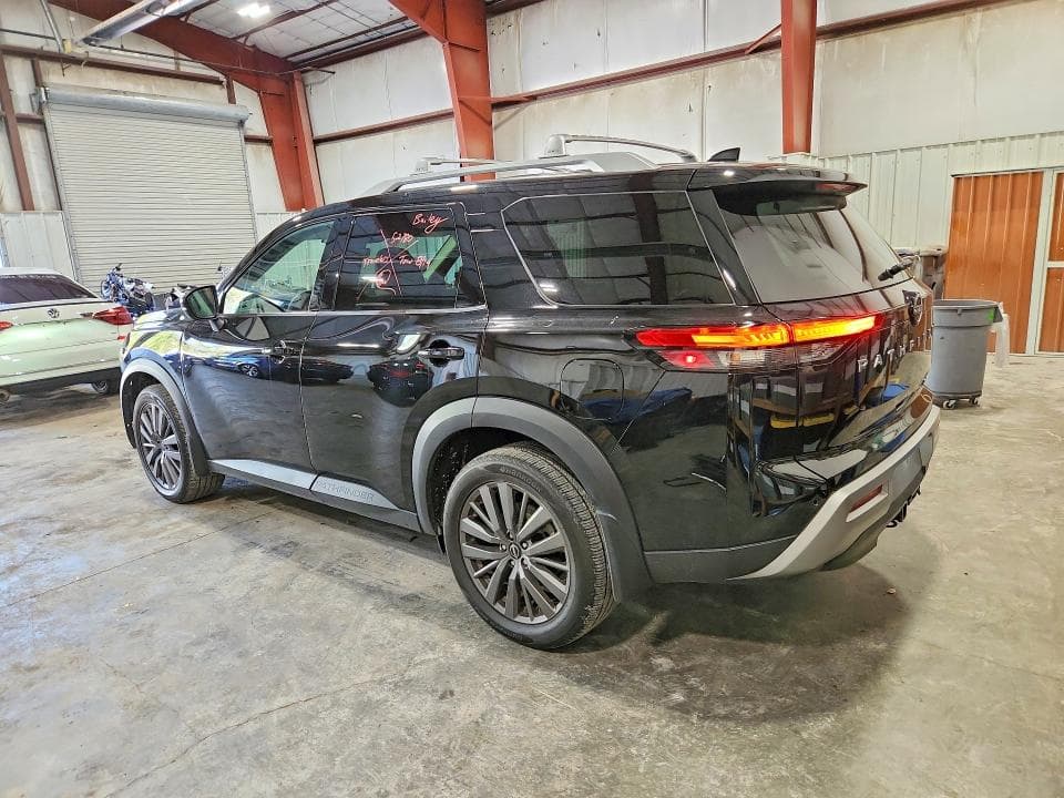 2024 NISSAN PATHFINDER SL 2