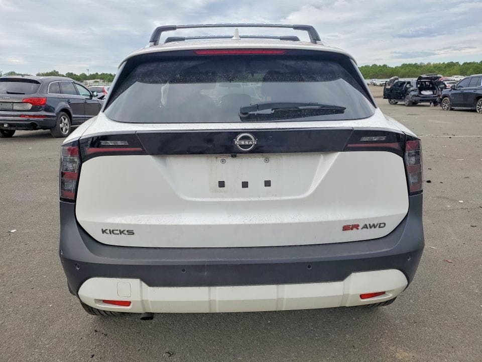 2025 NISSAN KICKS SR 6