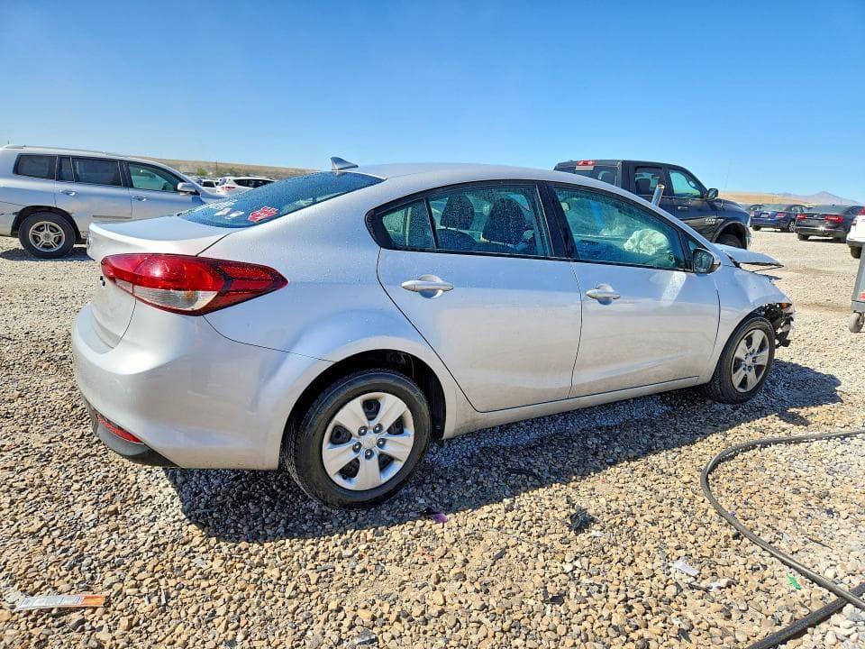 2017 KIA FORTE LX 3