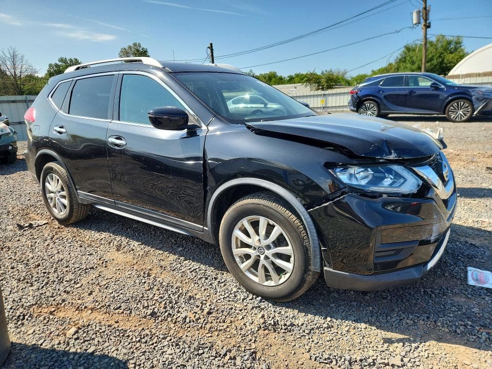 2017 NISSAN ROGUE SV 4