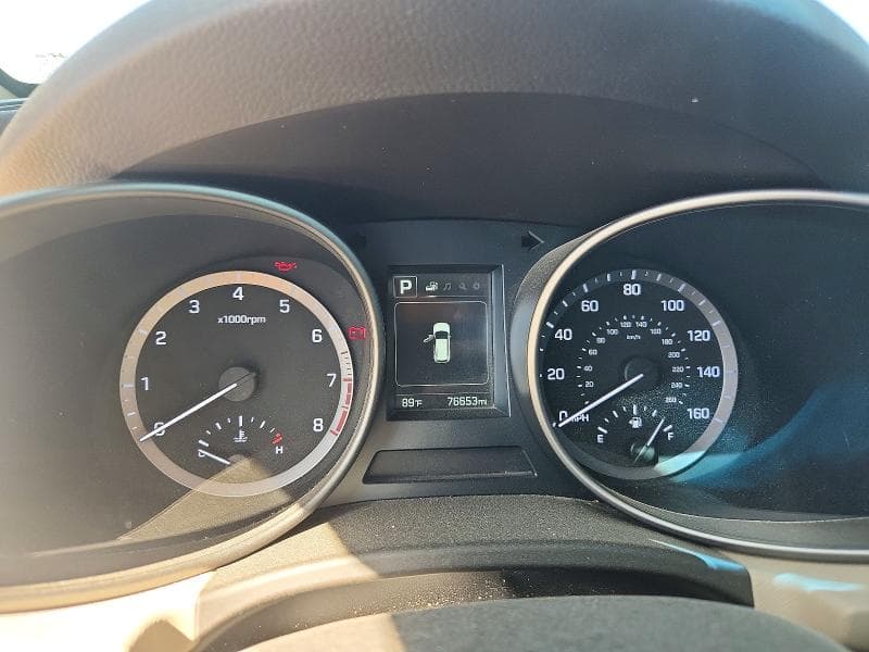 2017 HYUNDAI SANTA FE SE 9