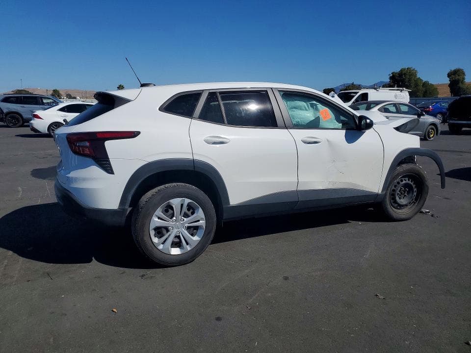 2025 CHEVROLET TRAX LS 3