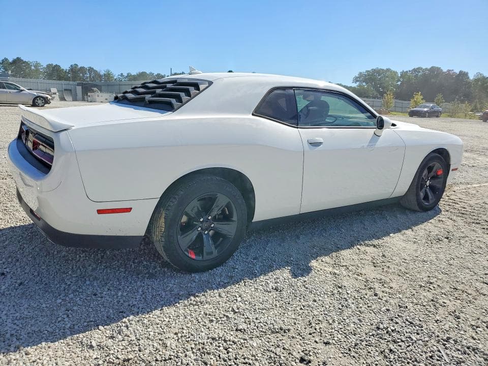 2018 DODGE CHALLENGER SXT 3