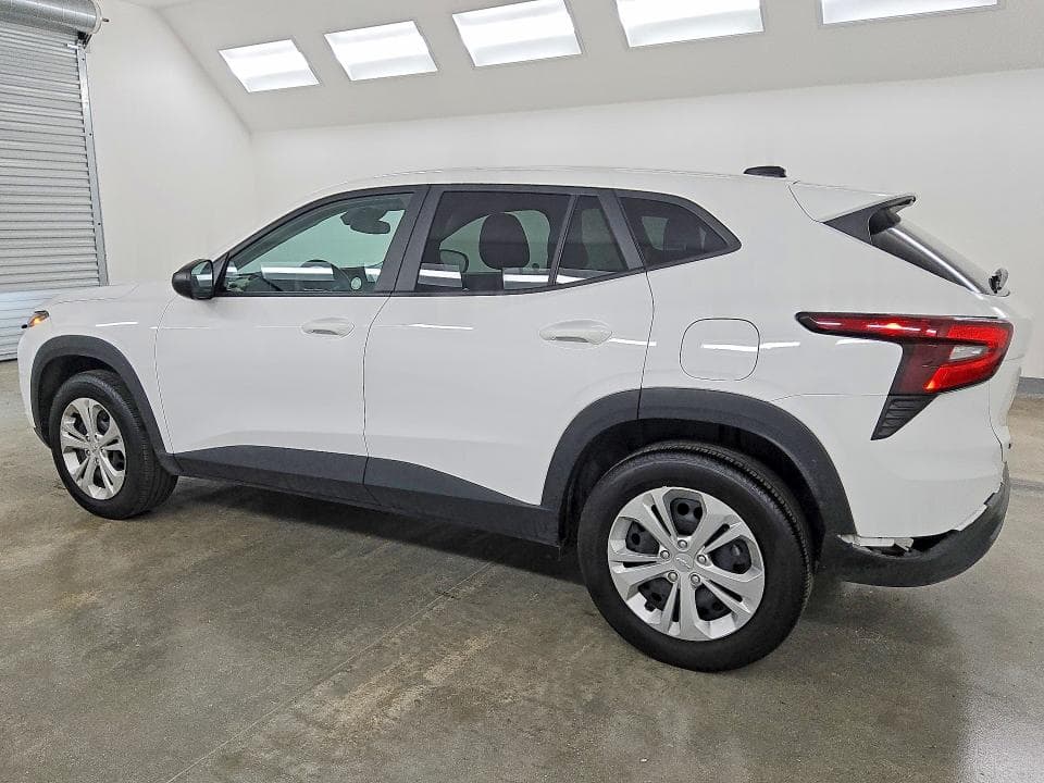 2025 CHEVROLET TRAX LS 2