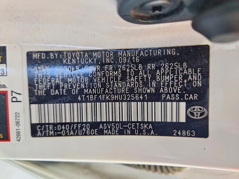 2017 TOYOTA CAMRY SE 13