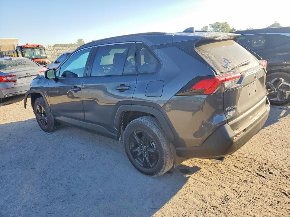 2023 TOYOTA RAV4 XLE 2