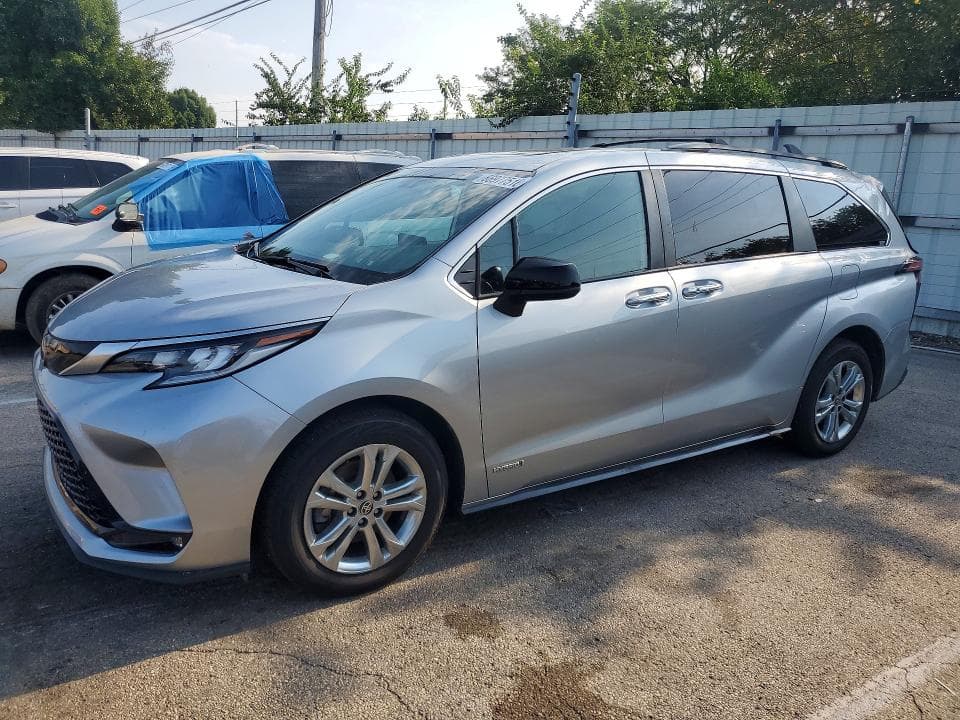 2021 TOYOTA SIENNA XSE - 1