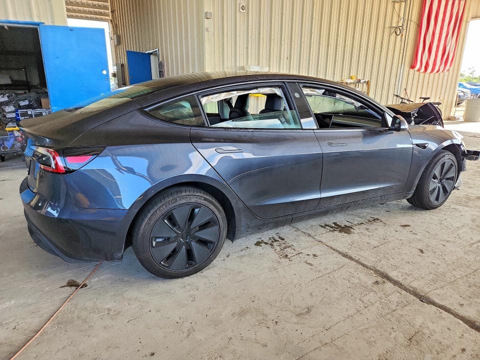 2025 TESLA MODEL 3 3