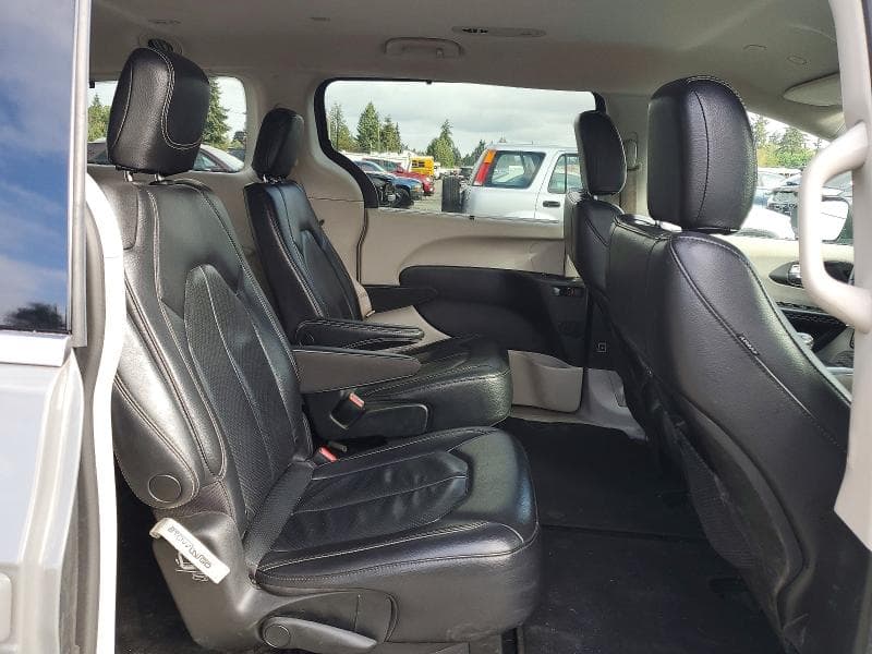 2022 CHRYSLER PACIFICA TOURING L 11