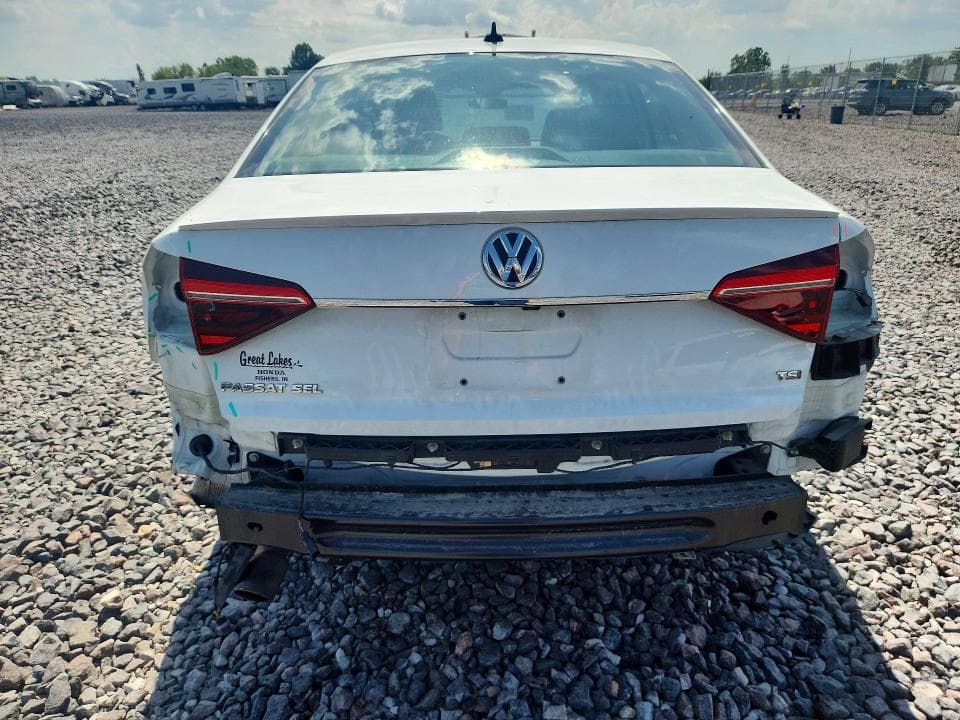 2017 VOLKSWAGEN PASSAT SEL PREMIUM 6