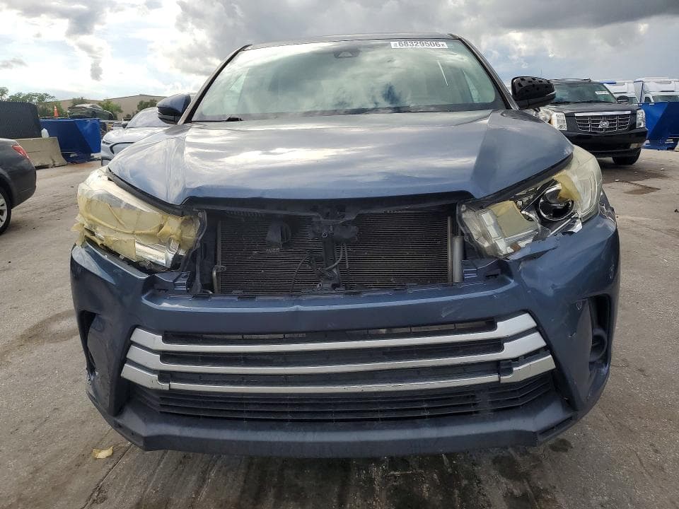 2019 TOYOTA HIGHLANDER LE 5