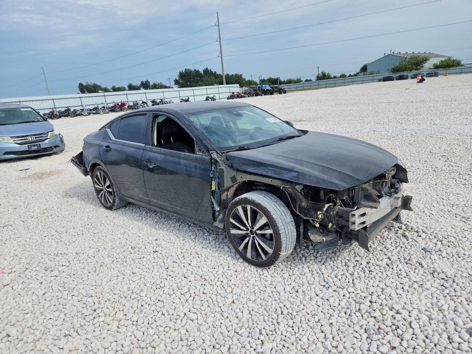 2021 NISSAN ALTIMA SR 4