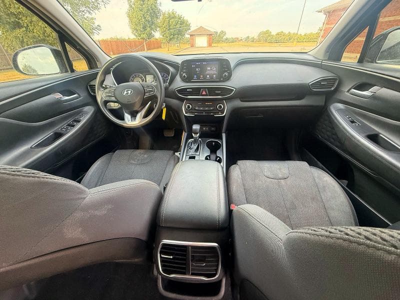 2019 HYUNDAI SANTA FE SE 9