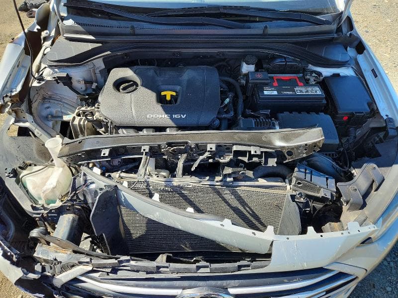 2017 HYUNDAI ELANTRA SE 11