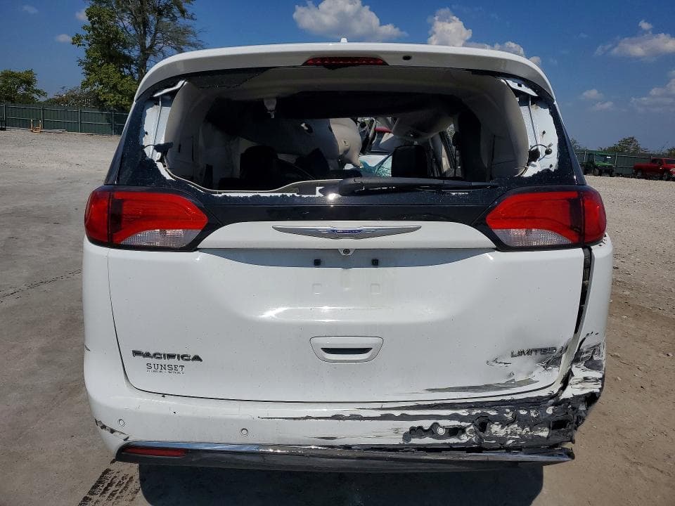 2018 CHRYSLER PACIFICA LIMITED 6