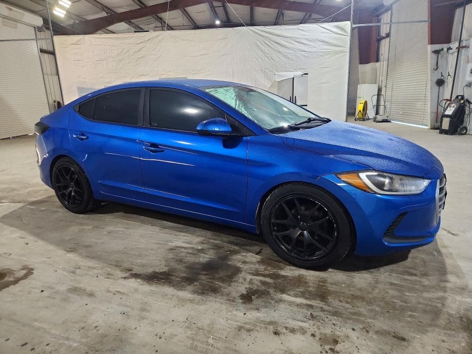 2017 HYUNDAI ELANTRA SE 4
