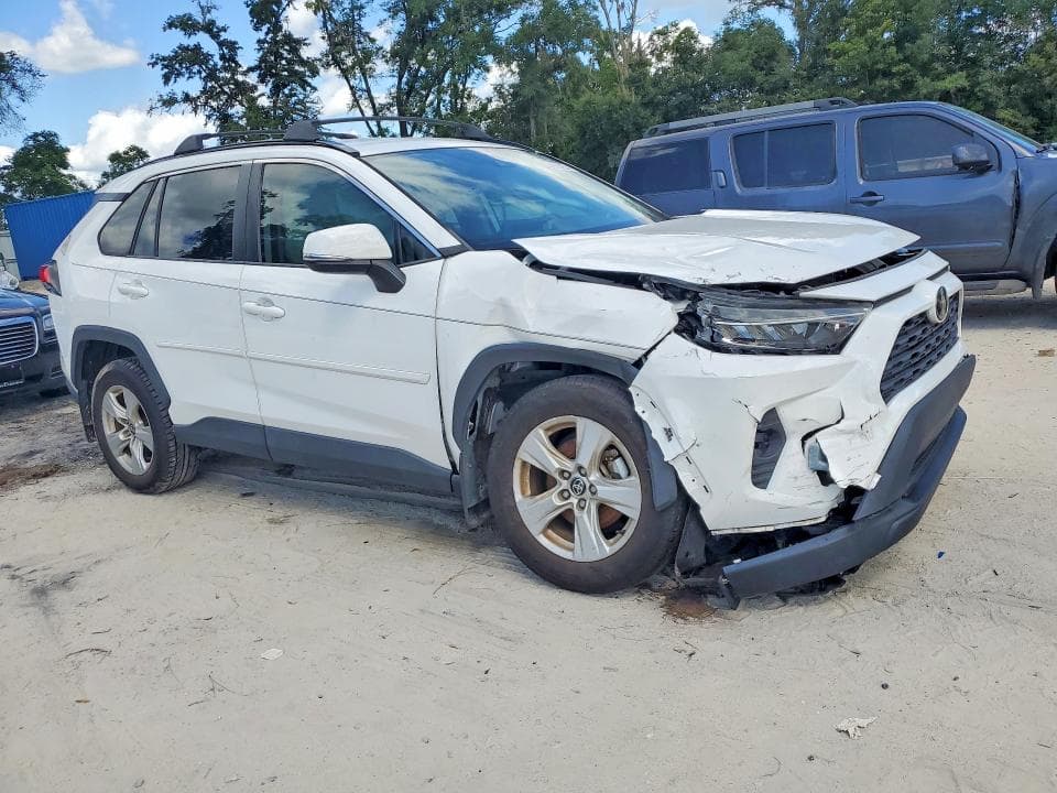 2021 TOYOTA RAV4 XLE 4