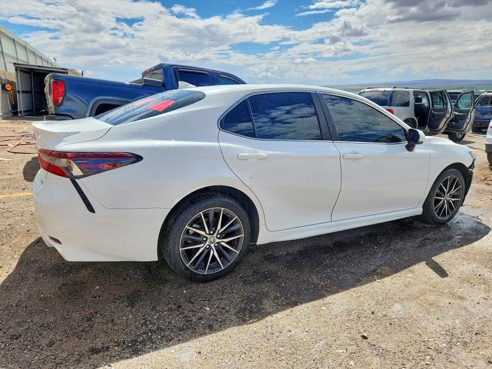 2023 TOYOTA CAMRY SE 3