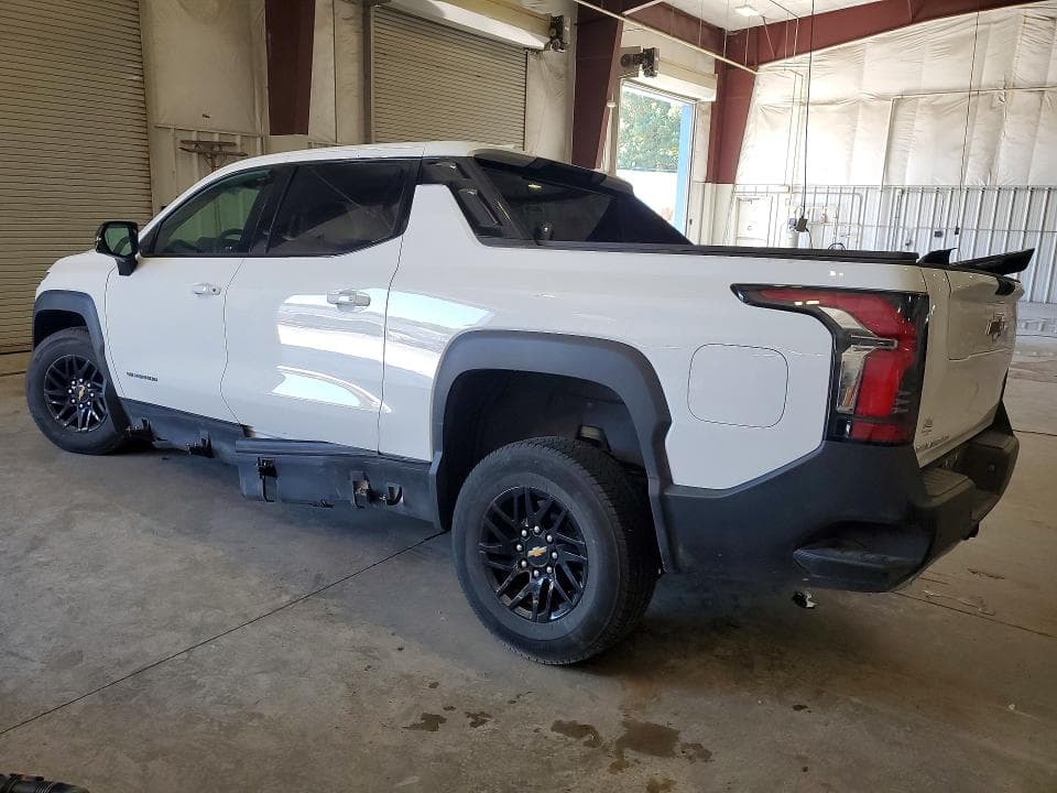 2025 CHEVROLET SILVERADO LT 2