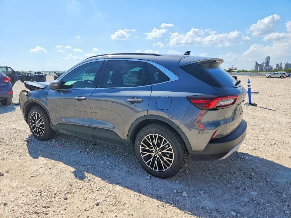 2025 FORD ESCAPE 2