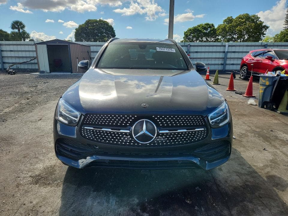 2021 MERCEDES-BENZ GLC 300 5