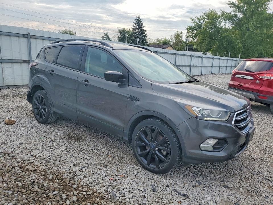 2017 FORD ESCAPE SE 4