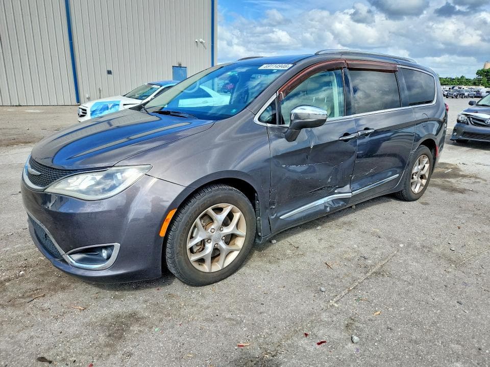 2017 CHRYSLER PACIFICA LIMITED - 1