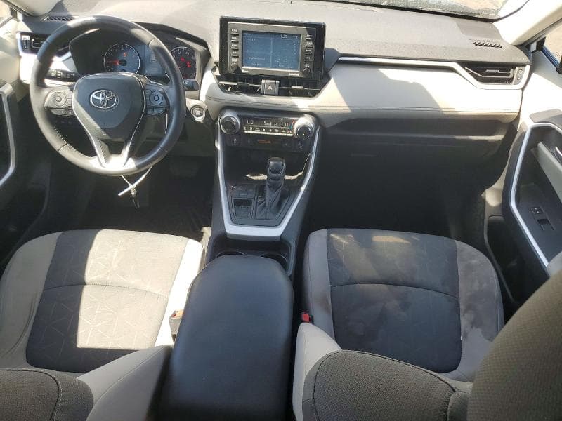 2021 TOYOTA RAV4 XLE 8