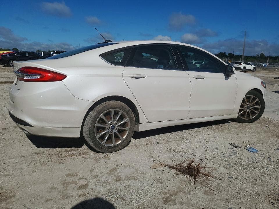 2017 FORD FUSION SE 3