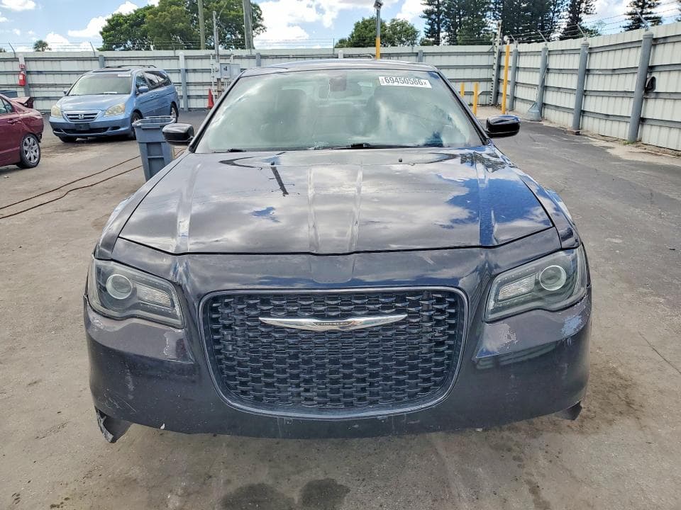 2018 CHRYSLER 300 S 5