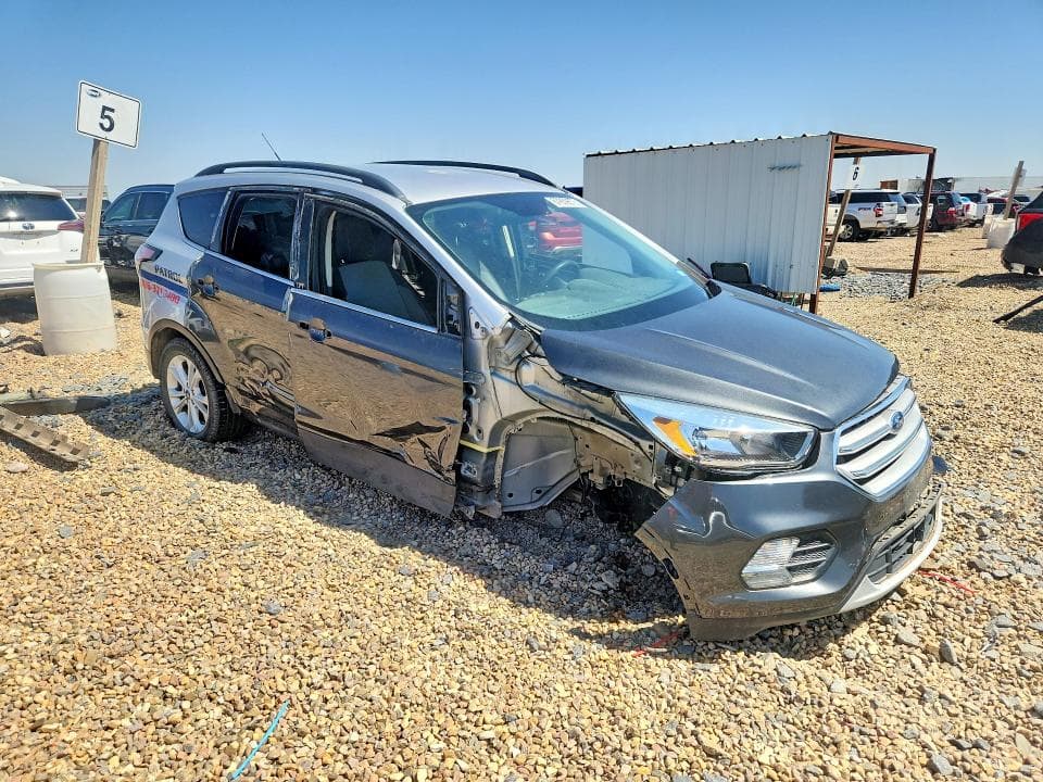 2018 FORD ESCAPE SE 4