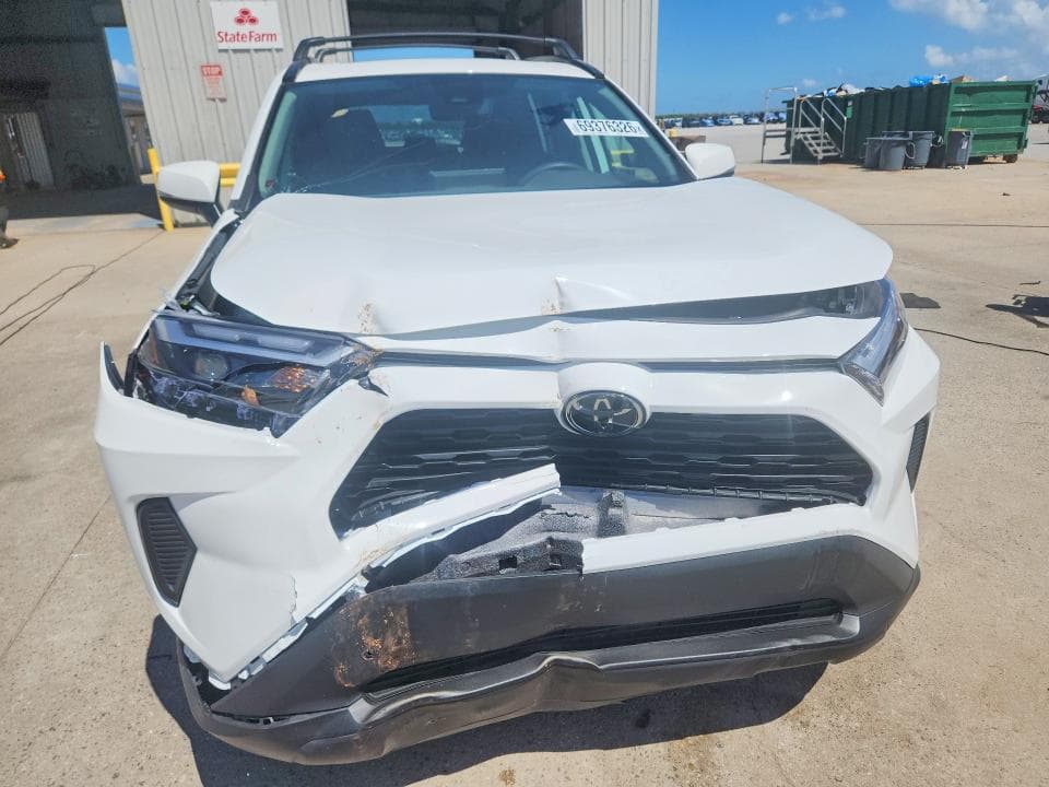 2024 TOYOTA RAV4 XLE 5