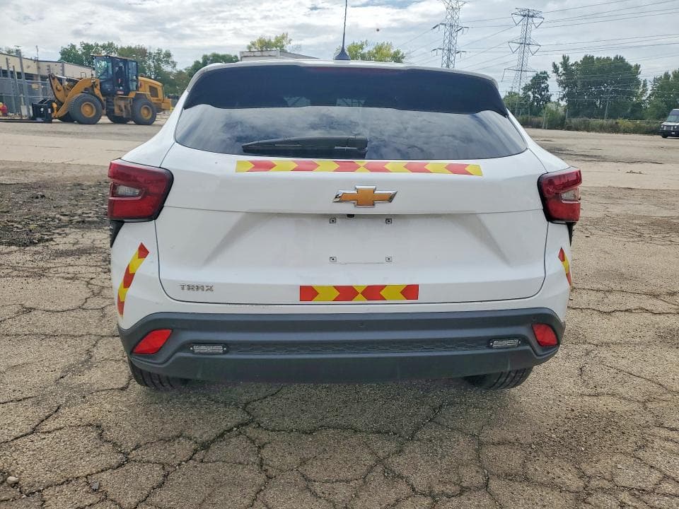 2025 CHEVROLET TRAX LS 6