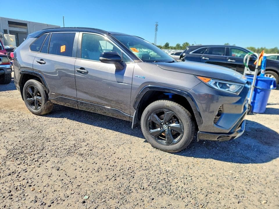 2020 TOYOTA RAV4 XSE 4