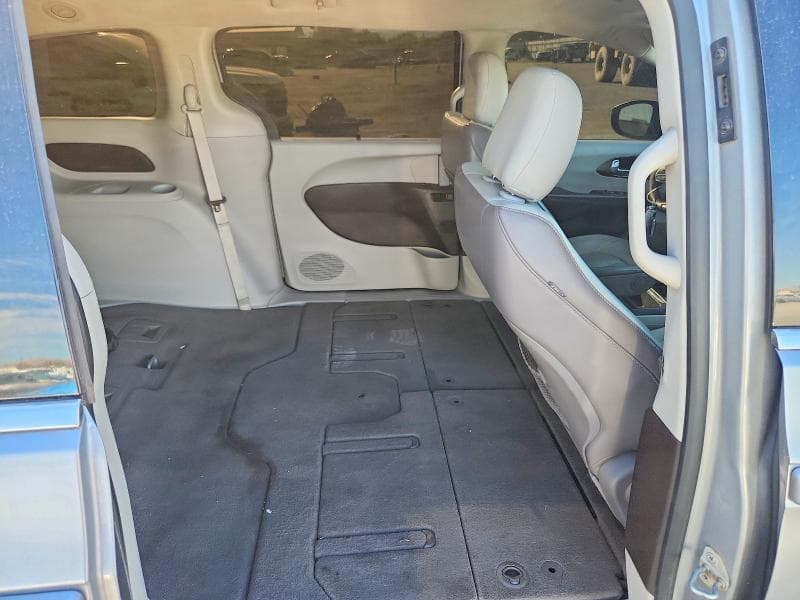 2020 CHRYSLER VOYAGER LXI 11