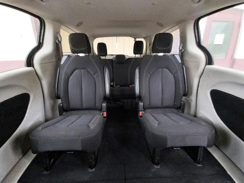 2021 CHRYSLER VOYAGER LX 10