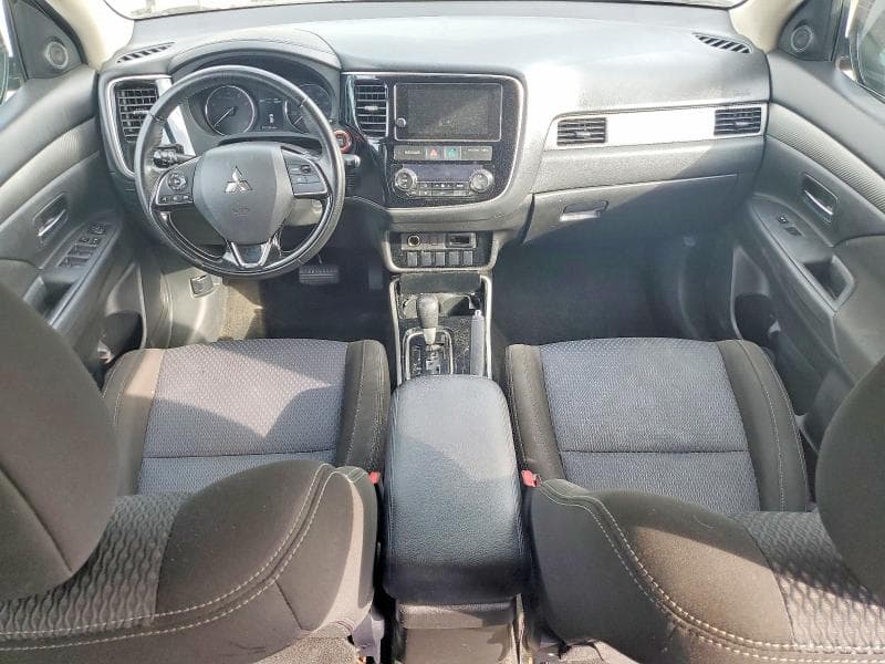 2017 MITSUBISHI OUTLANDER SE 8