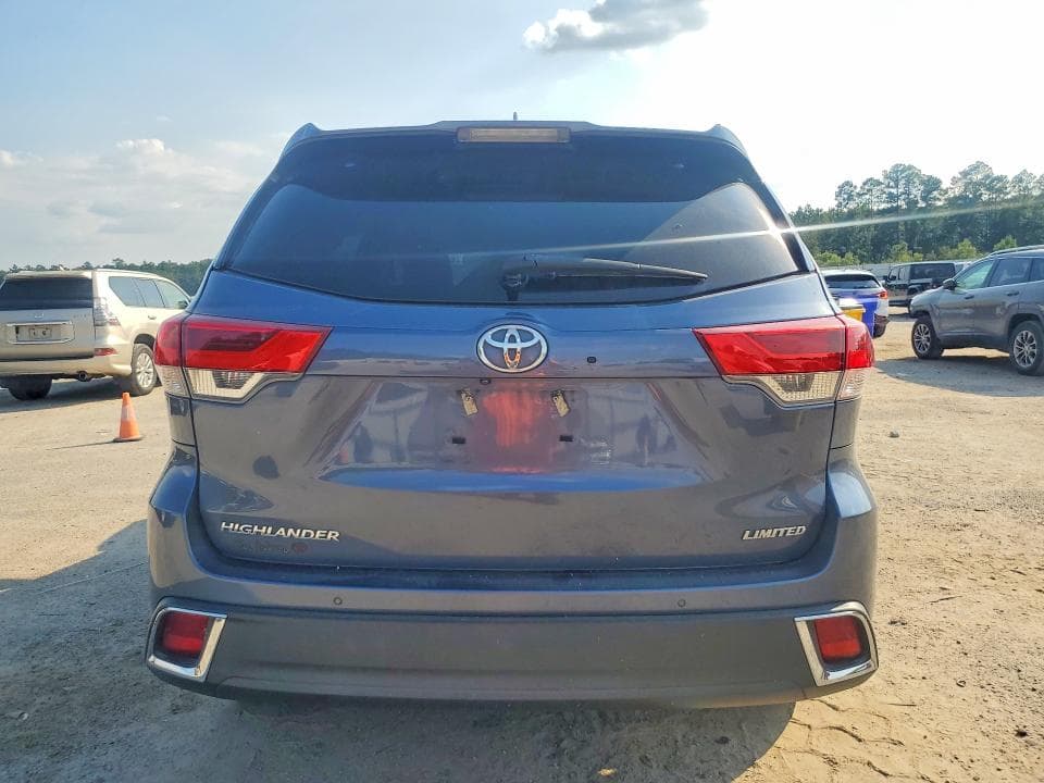 2019 TOYOTA HIGHLANDER LIMITED 6